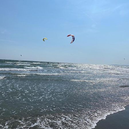 Emi Apartment Mamaia Navodari Ngoại thất bức ảnh